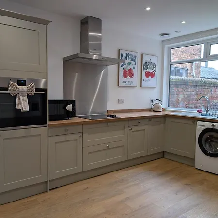 Ensuite In Normanby Πανσιόν South Bank